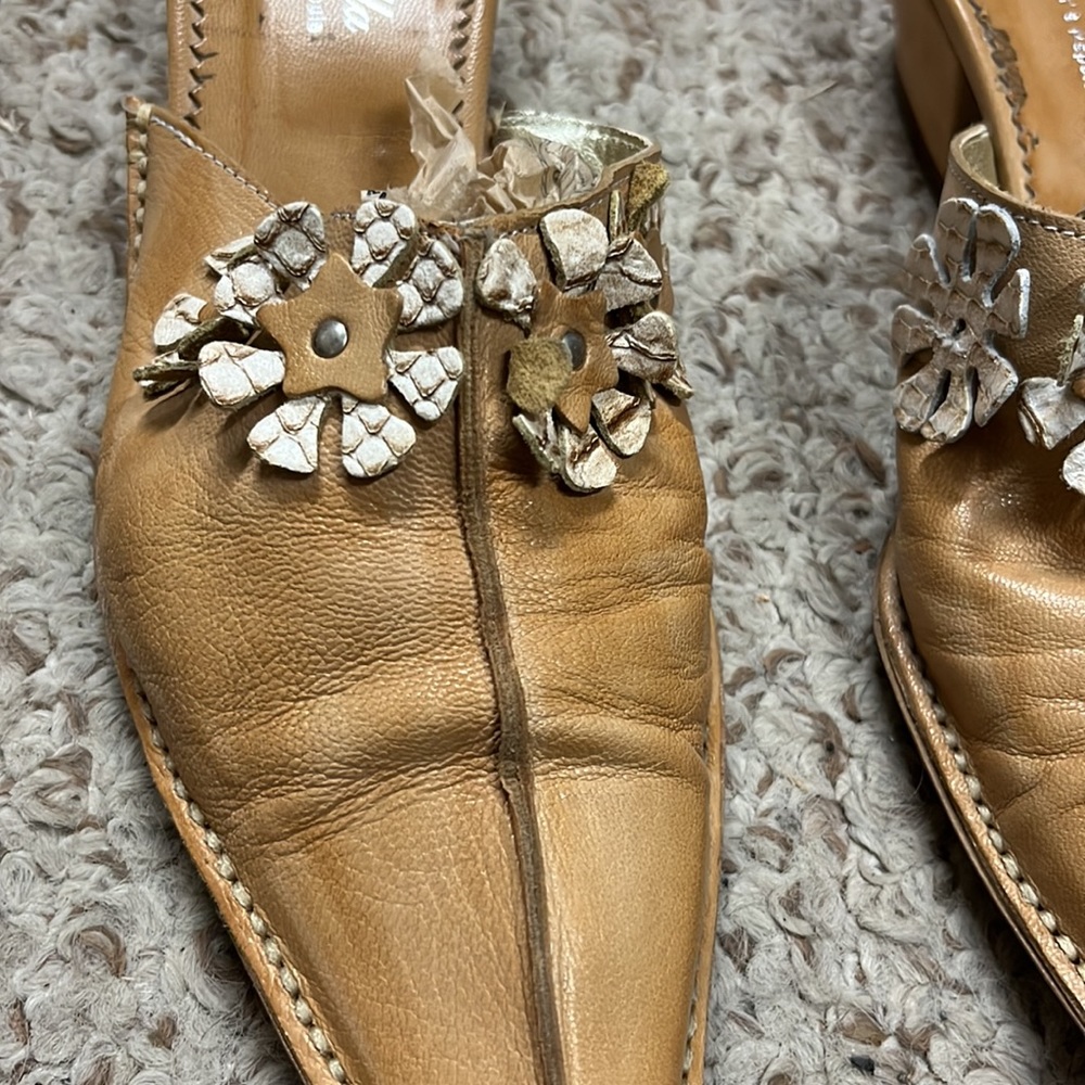 Ladies shoe - Picture 2 of 5